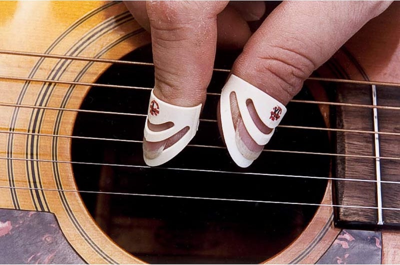 Alaska Pik Fingernail Pick for String Instruments - Medium Size - Image 2
