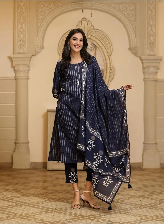آي شين Elastic Women Navy Cotton Kurta Set with Embroidered pattern Tunic and Palazzo features a Round neckline and Three-Fourth Sleeve secured with Elastic closure and styled in Straight Fit ideal for Festive moments — exude elegance in every glance.