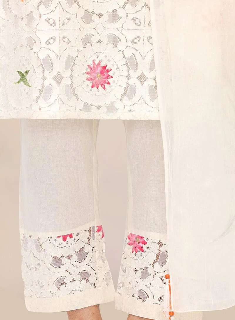 ISHIN  Regular Fit Three-Quarter Sleeve Printed Off White Cotton Woven Kurta Set For Women Flat Collar Perfect For Wedding And Engagement Pull On Closure for Women | Best Price UAE