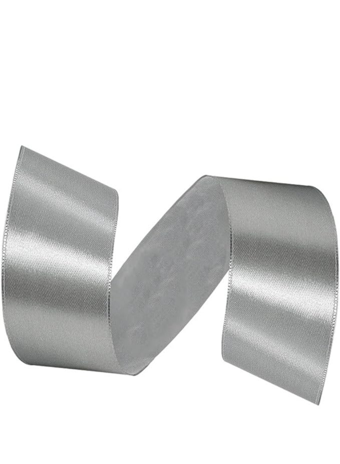 شريط فضي من قماش الساتان الرمادي بطول 25 ياردة، مقاس 1.5 بوصة، لتغليف الهدايا، وزينة شجرة عيد الميلاد، وصنع الأقواس، والحرف اليدوية، ومشاريع الخياطة، وحفلات الزفاف. - Image 2