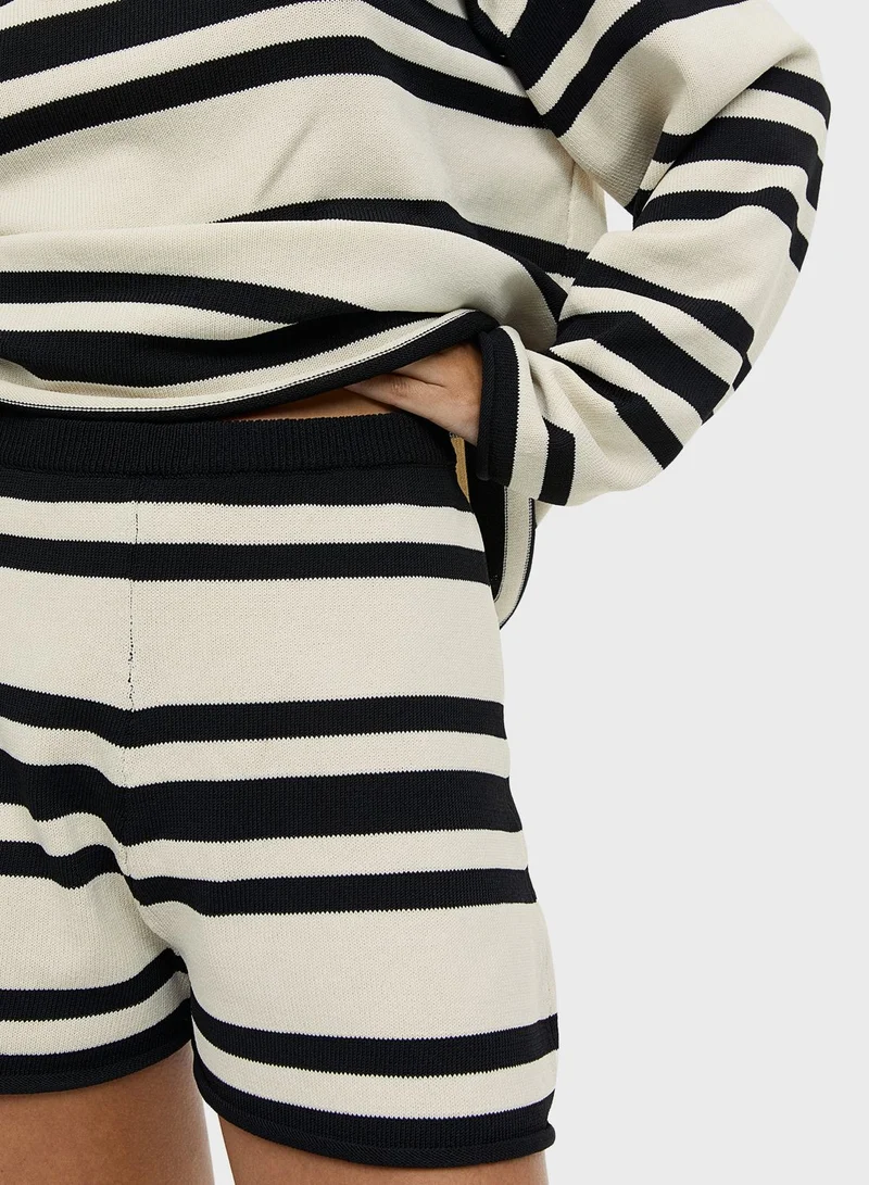 H&M Stipred High Waist Shorts