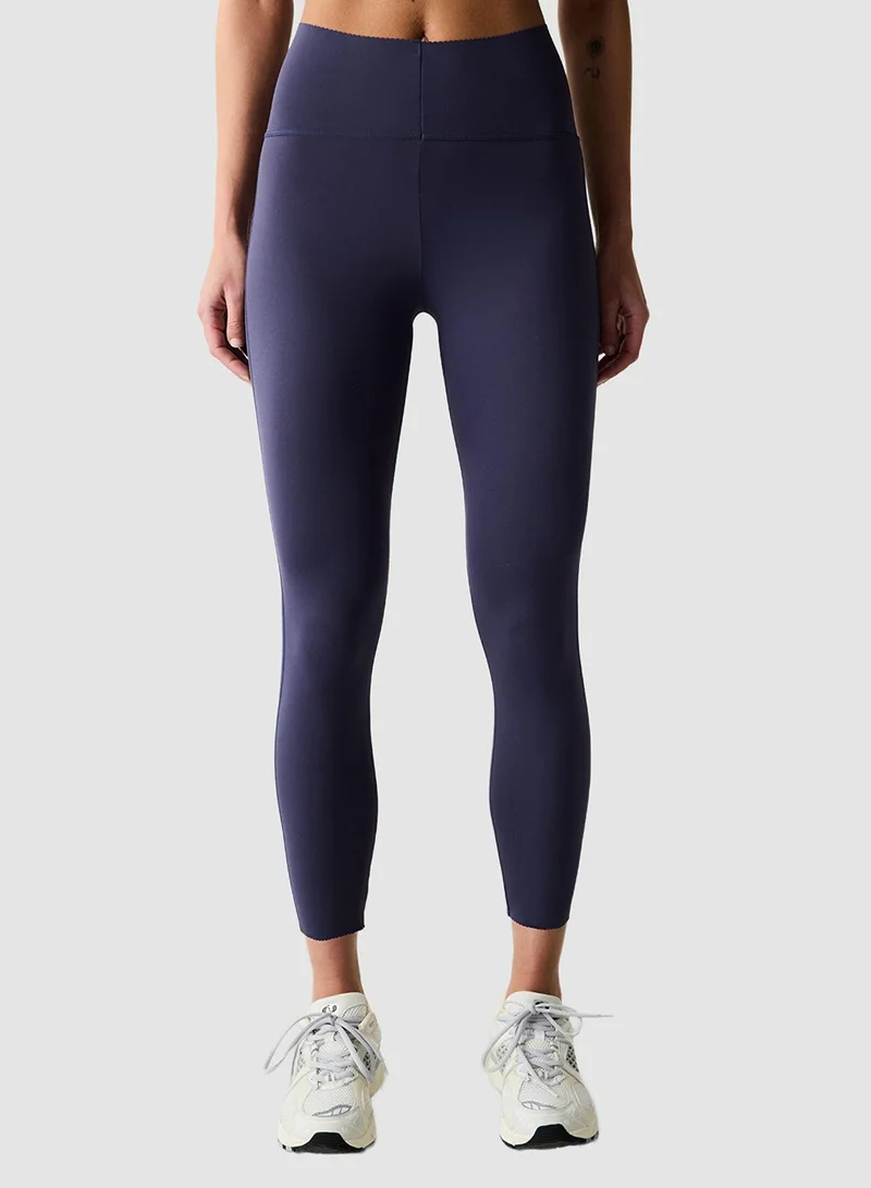 بنتي بنطلون رياضي قصير