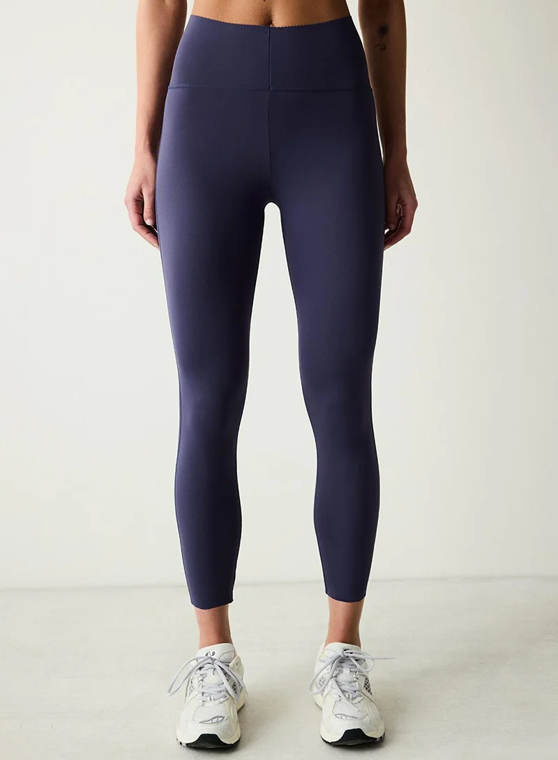 بنتي بنطلون رياضي قصير