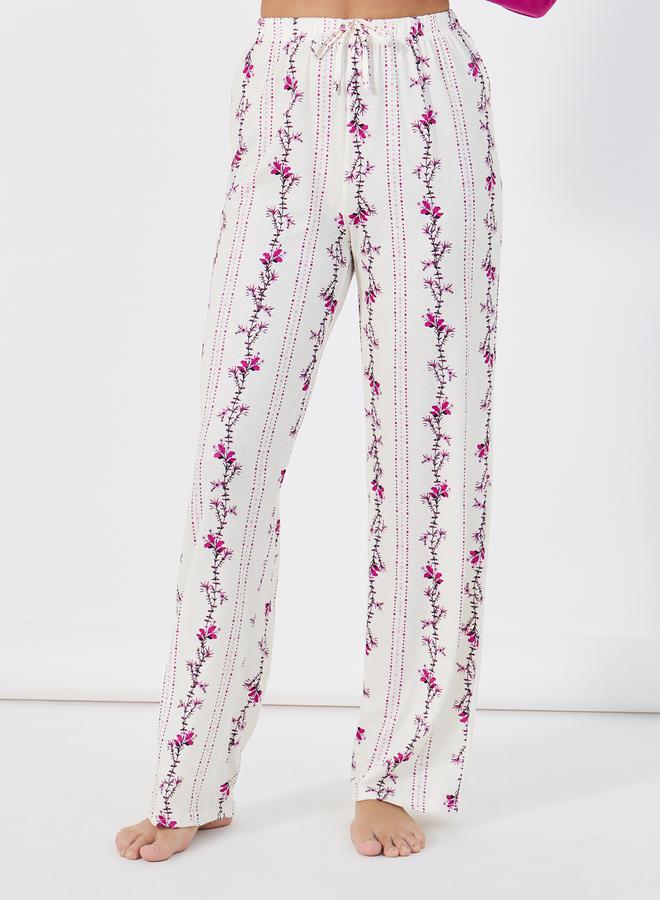 Styli Solid Notch Cross Front Detail T-Shirt & Floral Print Pants Pyjama Set - Image 5