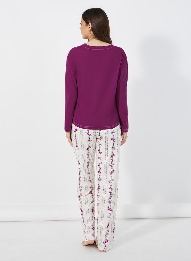 Styli Solid Notch Cross Front Detail T-Shirt & Floral Print Pants Pyjama Set - Image 4