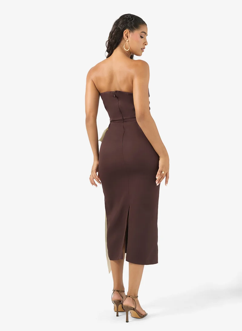 رينيه فستان ميدي بدون حمالات بفيونكة جانبية