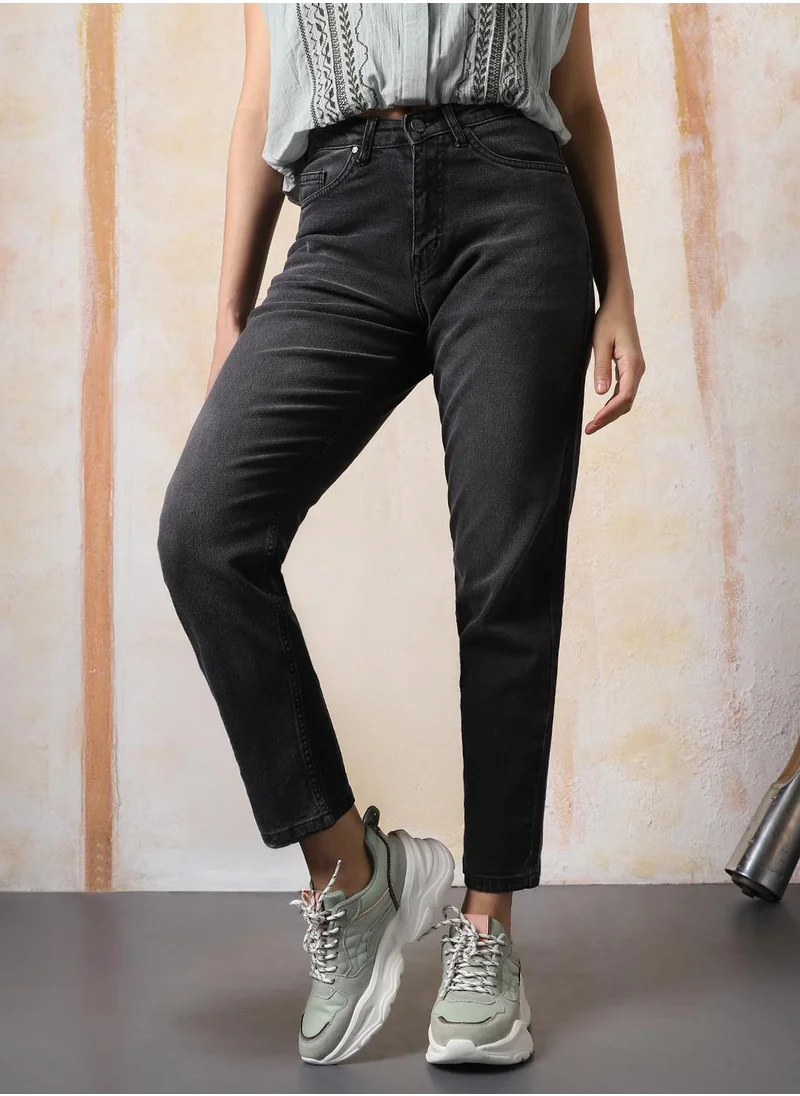 هاي ستار Stay effortlessly stylish with this comfortable Black Mom Jeans Washed design crafted from 98% cotton and 2% elastane with Button closure.