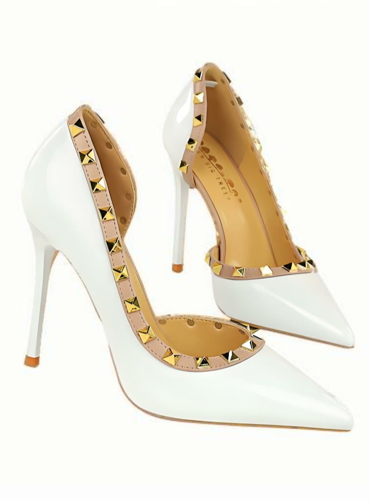 بيج تري مضخات ستيليتو النساء مغلقة إصبع القدم الكعب العالي مع ديكور الرمز الأبيض 10.5CM - Image 2