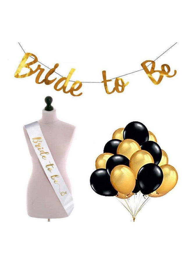 بارتي بروبس مجموعة من 27 قطعة من ورق Bride To Be من Party Propz - قطعة واحدة من لافتة Bride To Be باللون الذهبي + 25 قطعة من البالونات باللونين الأسود والذهبي + قطعة واحدة من وشاح Bride To Be لتزيين حفلات توديع العزوبية  - Image 1