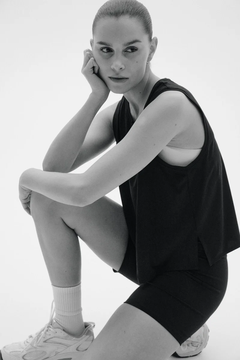 H&M  Boxy-style sports vest top in DryMove™ for Women | Best Price UAE