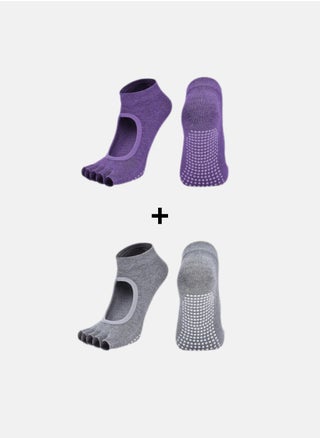 2 pairs of socks