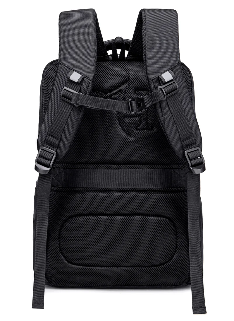 ARCTIC HUNTER Durable Casual Daypack Water Resistant 23 L Computer Bag with Luggage Carry Strap Built in USB port and Anti-Theft pockets for Men and Women B00113C Black