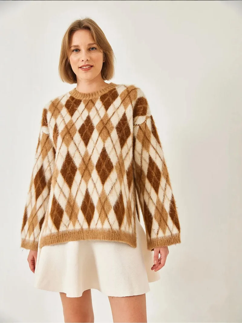 بيانكو لوتشي بلوفر محبوك بياقة دائرية وفتحة بنقشة البقلاوة من لوتشي