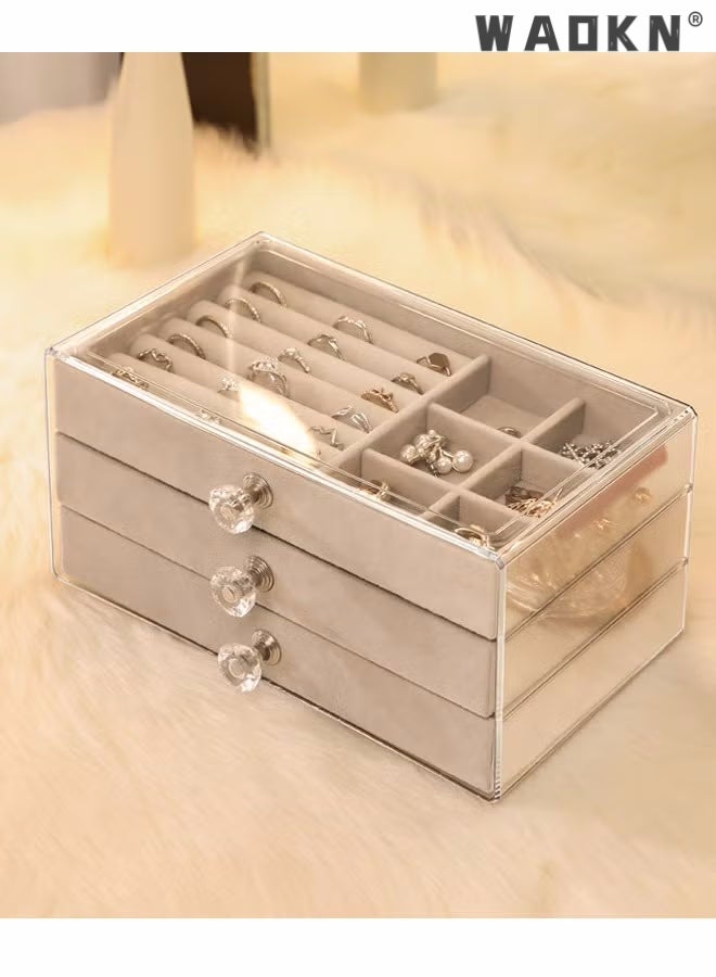 دبليو أيه أو كي أن صندوق مجوهرات أكريليك منظم مجوهرات مخملي بثلاثة أدراج للنساء، حامل مجوهرات شفاف للأقراط والحلقات والأساور والقلائد وإكسسوارات الشعر وعلبة تخزين عرض صناديق تخزين رمادية - Image 2