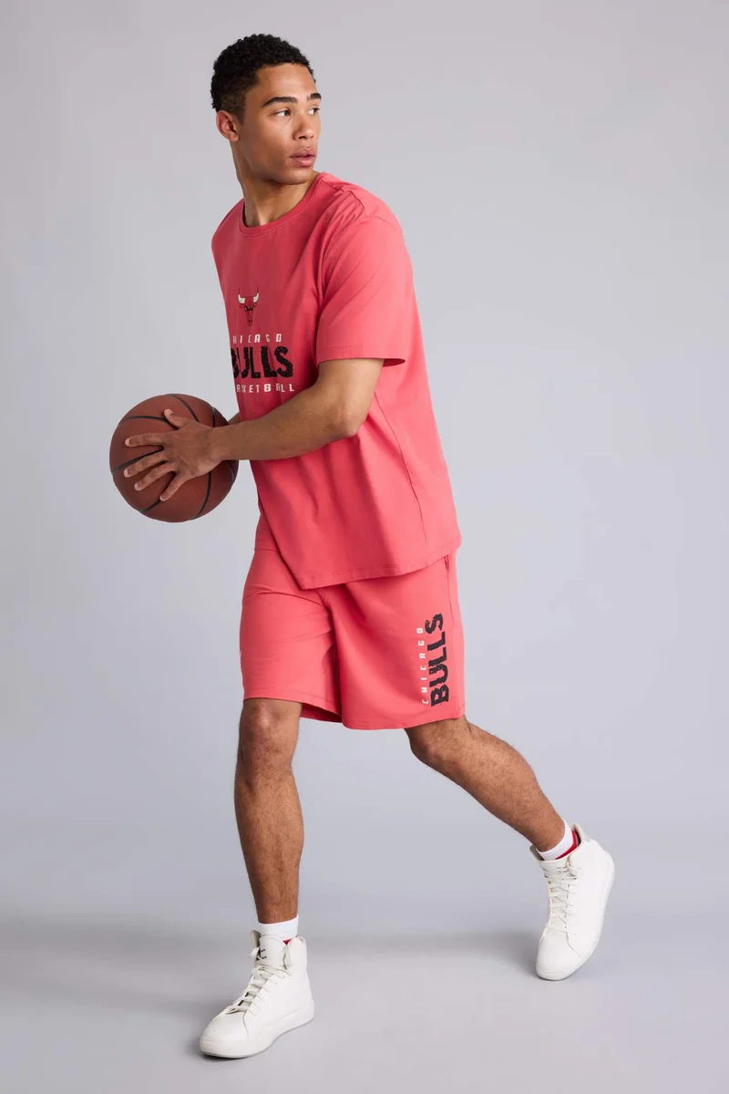 ديفاكتو Standard Fit NBA Chicago Bulls Shorts