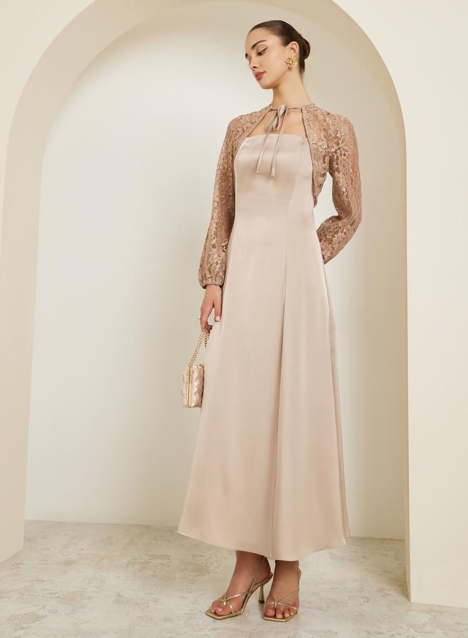 ستايلي فستان طويل بيج بأكمام دانتيل وحافة واسعة - Image 2