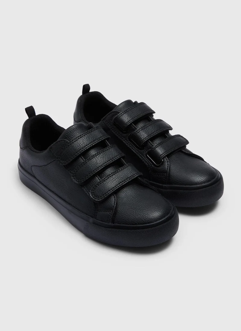 ماتلان Boys Black Triple Strap School Shoes