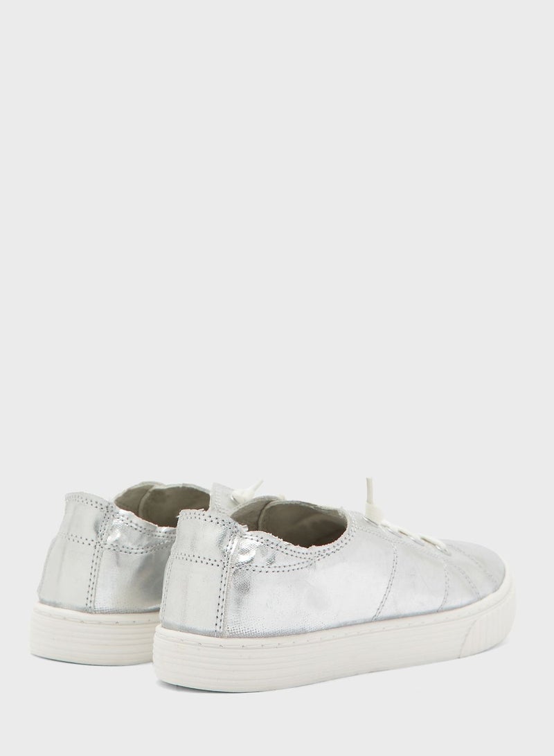 Marisa Low-Top Sneakers