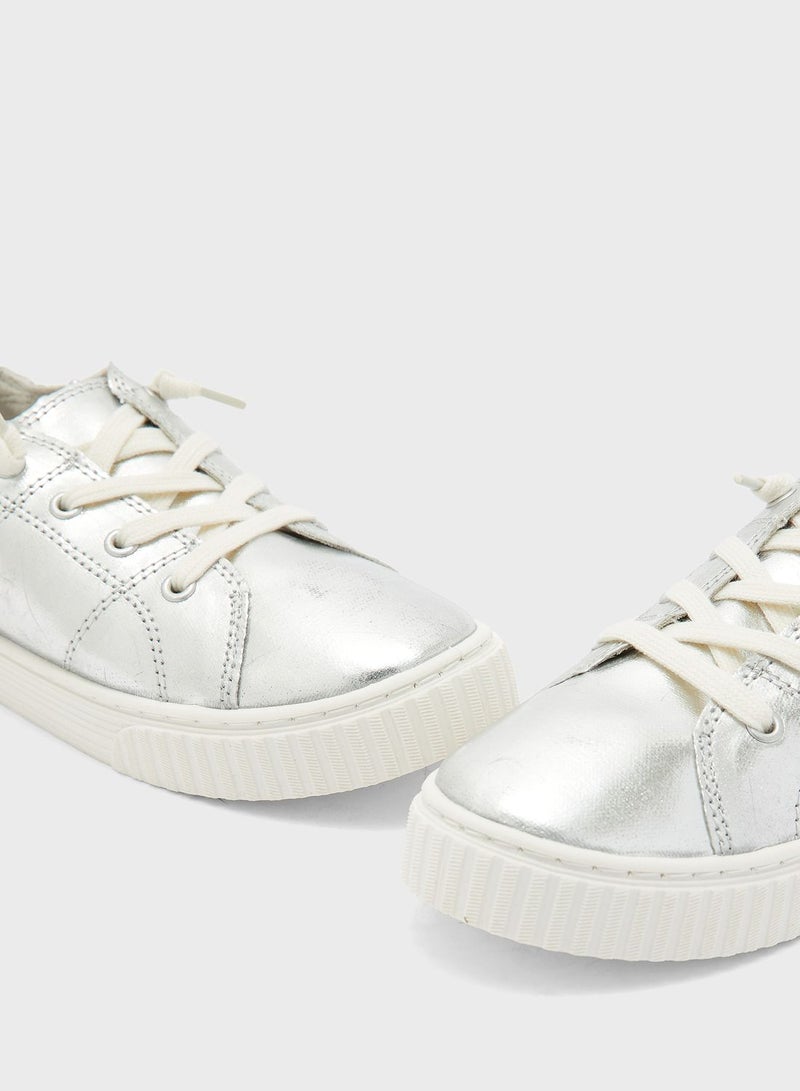 Marisa Low-Top Sneakers