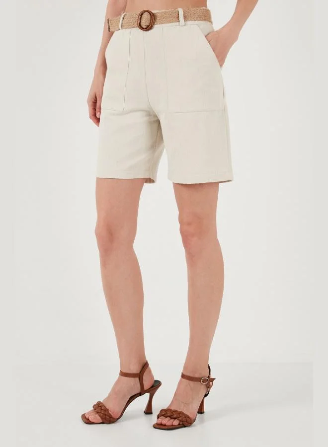 ليلا شورت نسائي قطني بقصة ضيقة وحزام قش