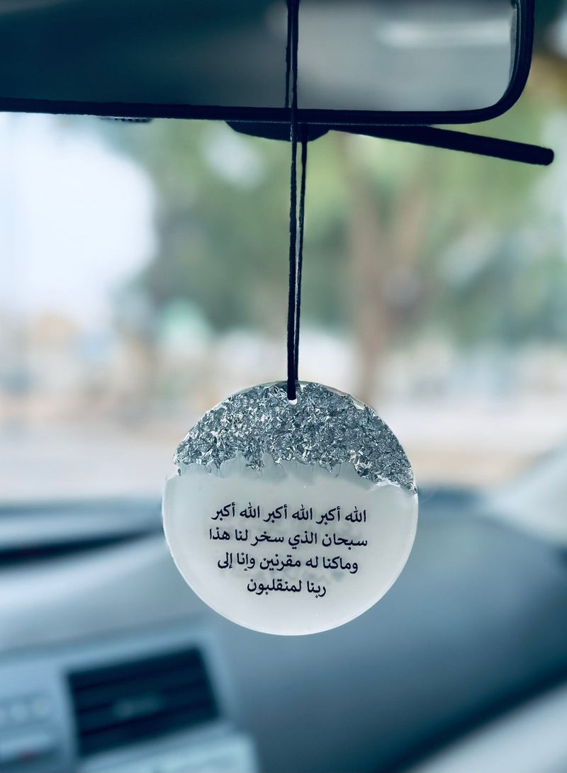 An elegant circular car pendant decorated with silver leaf of luxurious resin - Image 2