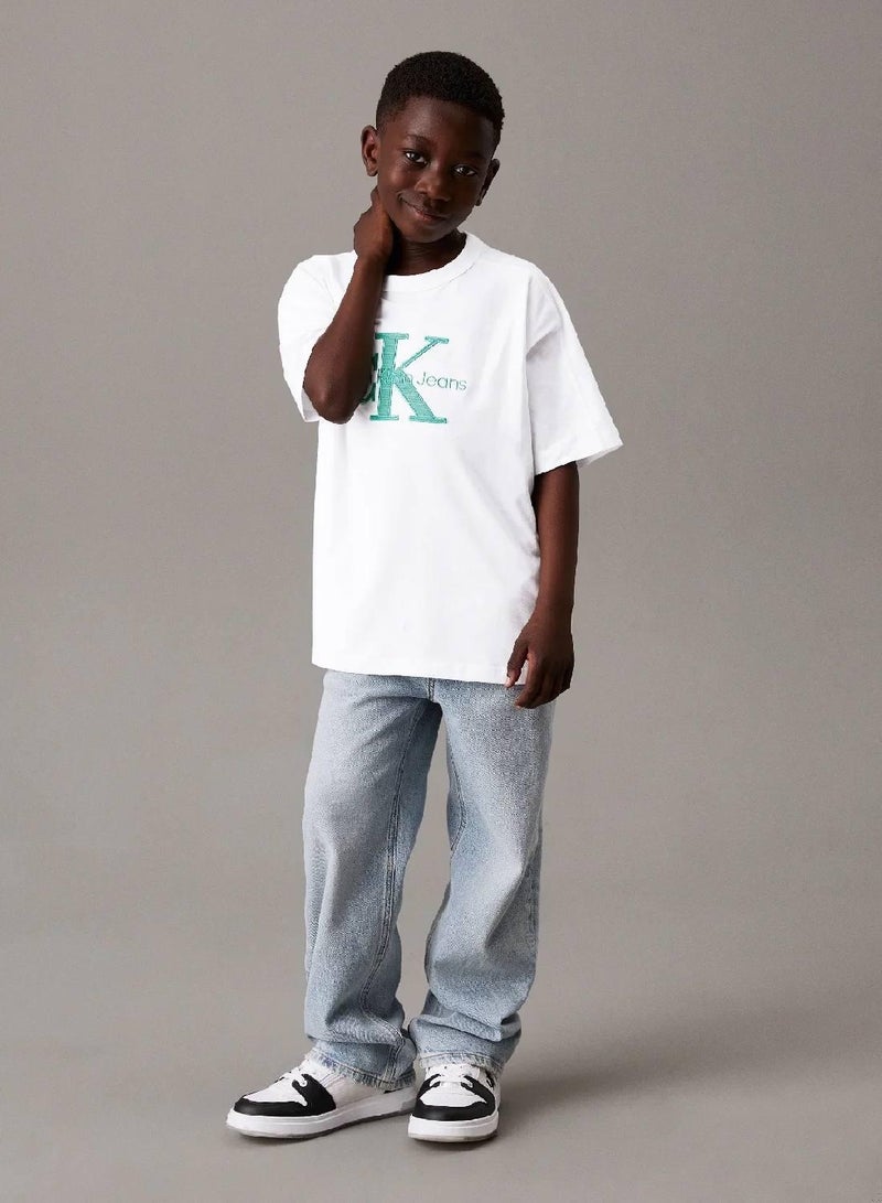 كالفن كلاين جينز تيشرت بقصة واسعة مزين بشعار كلفن كلاين - Image 4