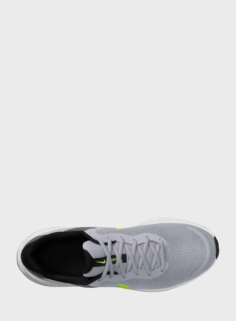 Nike Revolution 7