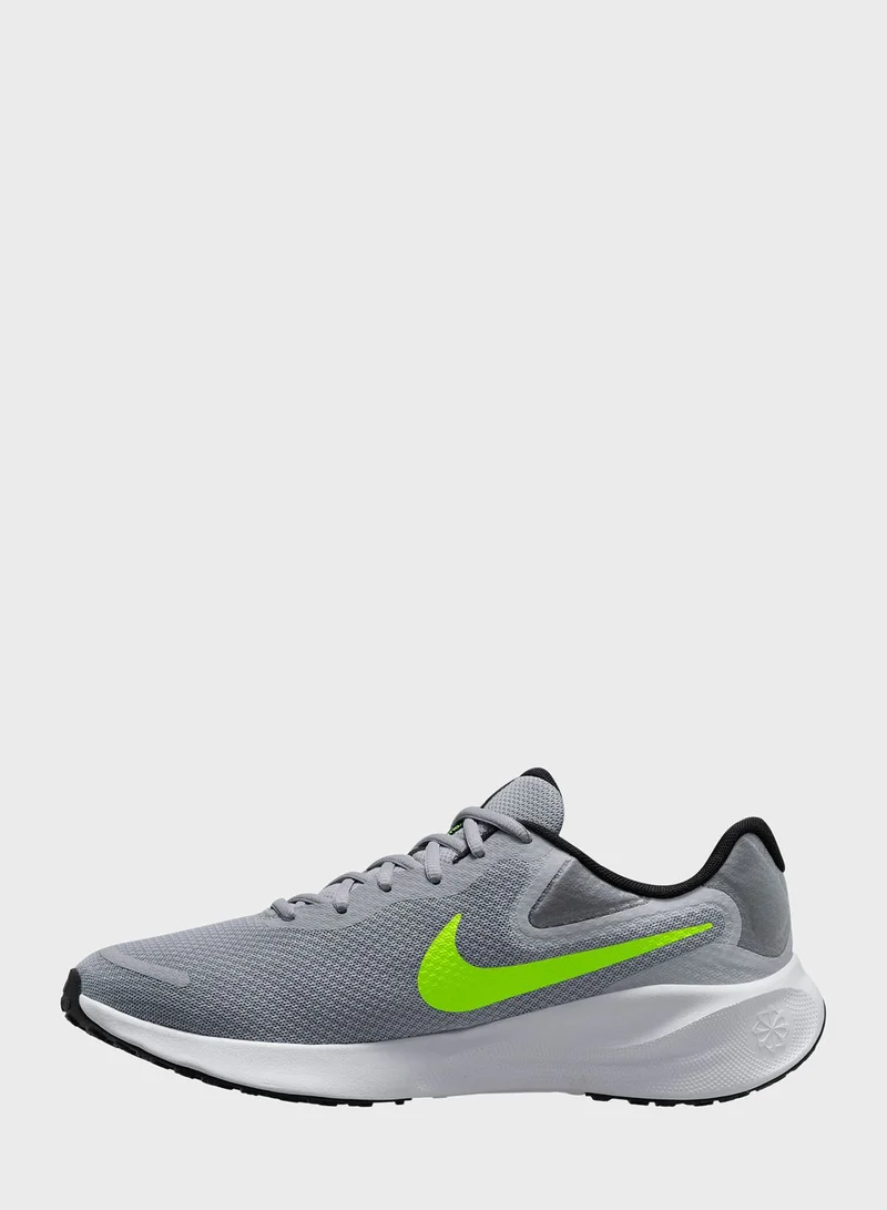 Nike Revolution 7
