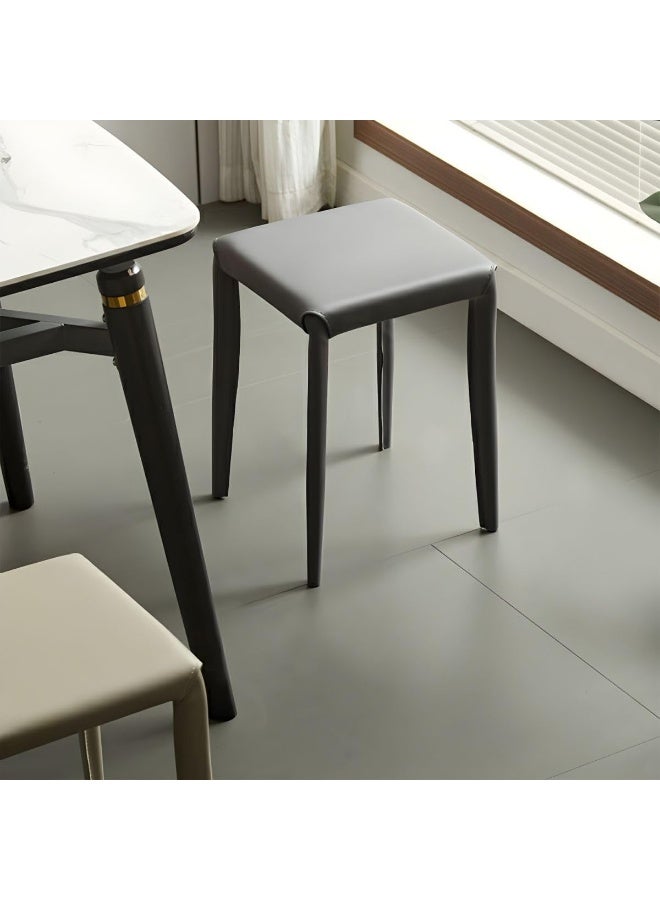 SKY-TOUCH كراسي قابلة للتكديس SKY-TOUCH : كرسي طعام مربع مع مقعد إسفنجي كراسي بار ناعمة بإطار معدني تغطية جلد PU للو المنزل المكتب الفصول الدراسية - Image 4