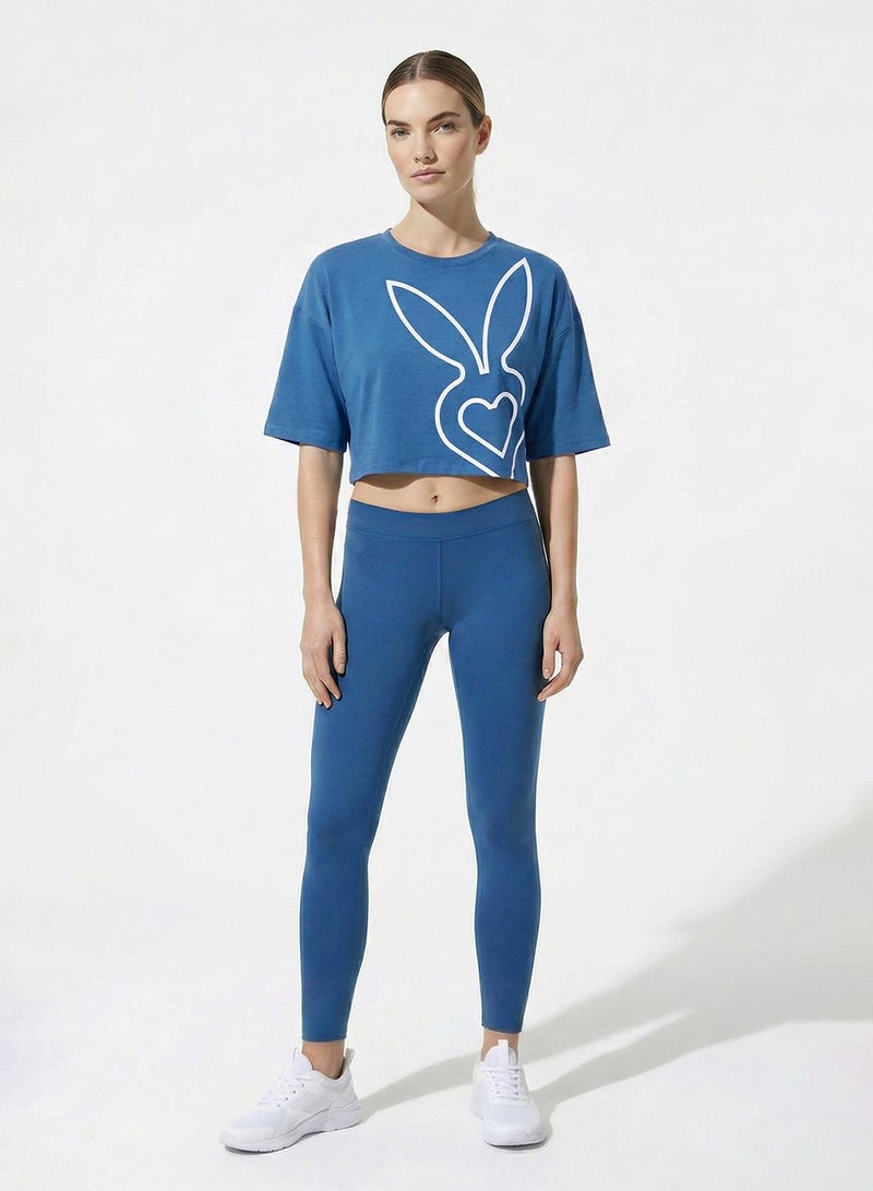 Cardio Bunny تي شيرت قصير مطبوع برسمة جرافيك للنساء مع أكتاف منخفضة وتصميم فضفاض - Image 2
