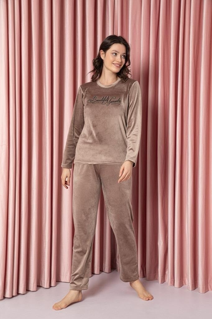 Lukitus Velvet Long Sleeve Women's Pajama Set - Image 1