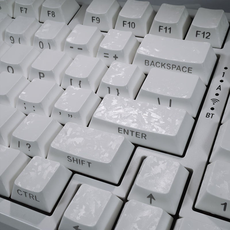 أغطية مفاتيح PBT بيضاء متوافقة مع مفاتيح Cherry MX والساق المتقاطعة، نسيج ألياف الكربون، إضاءة خلفية منقوشة على الجانب، مجموعة ذات شكل كرزي، مناسبة لمسافة 6.25U للوحة المفاتيح الميكانيكية، للألعاب على الكمبيوتر والمكتب. - Image 4