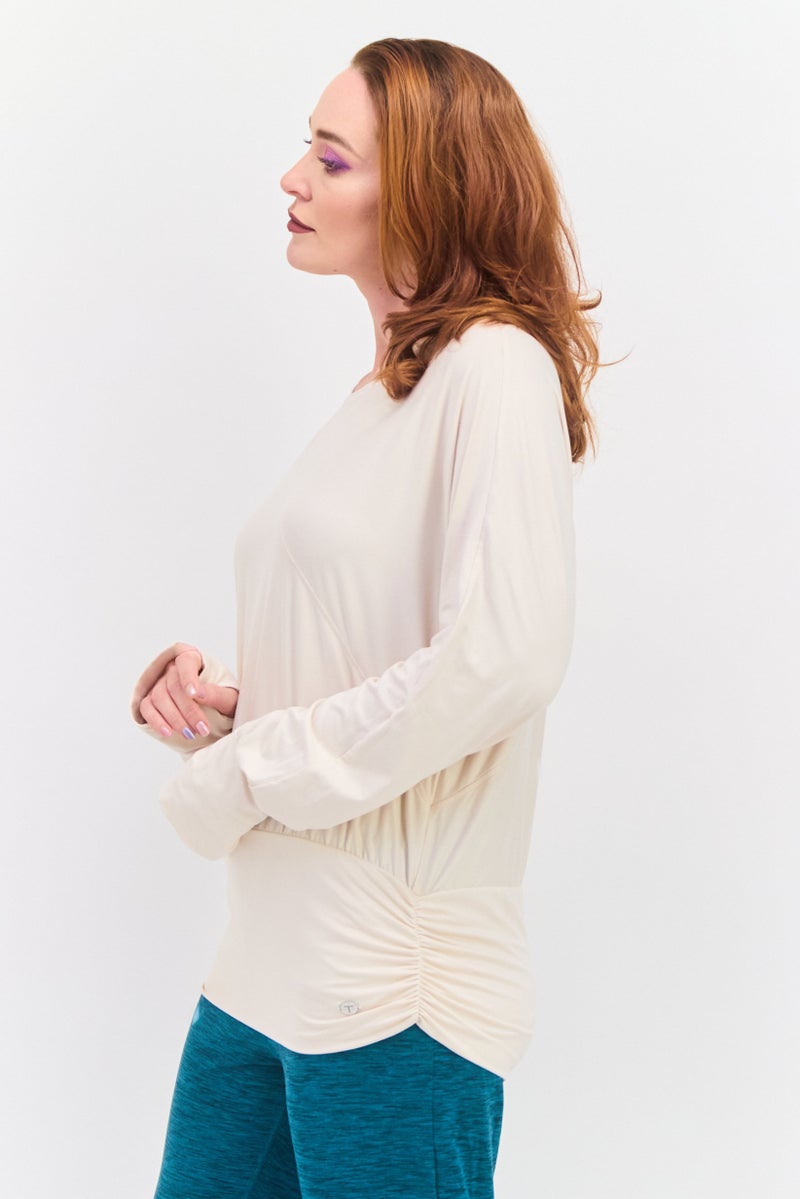Tahari بلوزة رياضية نسائية بأكمام طويلة بسيطة، بيضاء فاتحة - Image 2