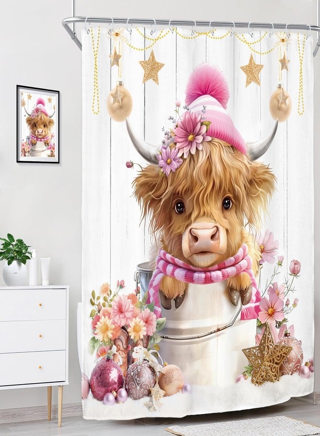 ريديكور ستارة حمام من رييديكور بتصميم بقرة هايلاند لعيد الميلاد، مقاس 72 بوصة عرض × 72 بوصة ارتفاع، لون وردي، بنمط ريفي غربي لطيف، مصنوعة من قماش بوليستر مقاوم للماء، مع 12 خطافًا بلاستيكيًا. - Image 3