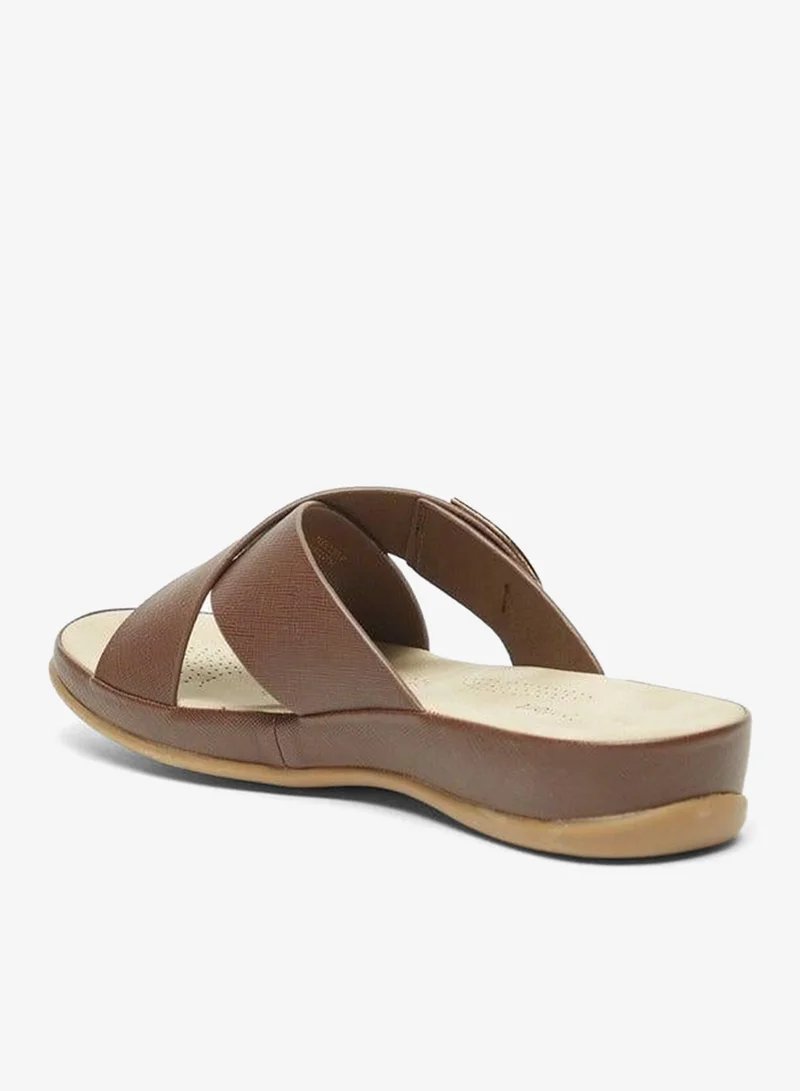 لو كونفورت صنادل نسائية سهلة الارتداء بنقوش ولمسة معدنية