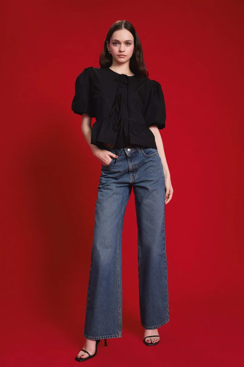 ديفاكتو Crew Neck Short Sleeve Blouse