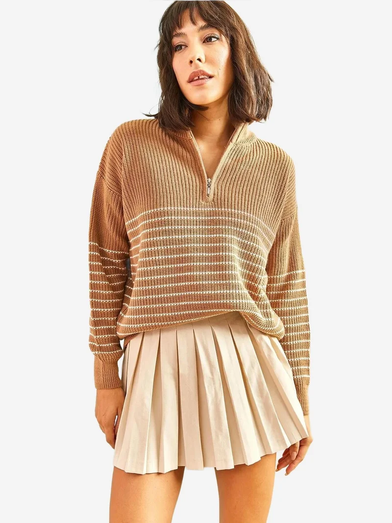 Bianco Lucci LUCCI Striped Ribbed Crop Sweater with Zipper Collar