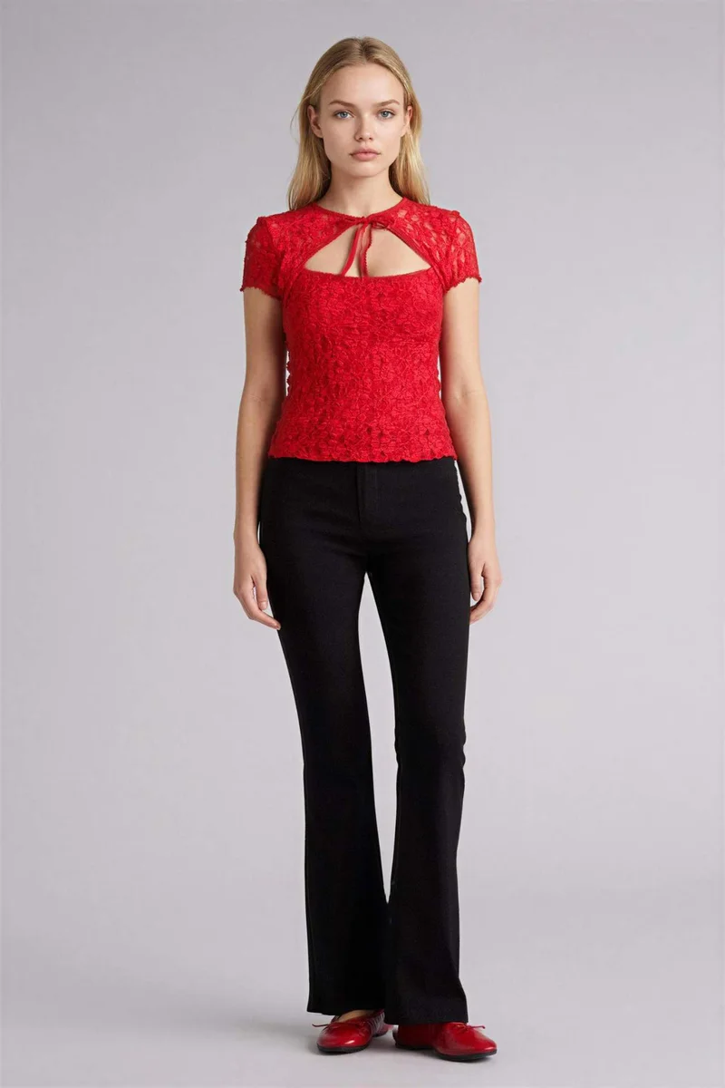 ديفاكتو Fitted Lace Detail Blouse
