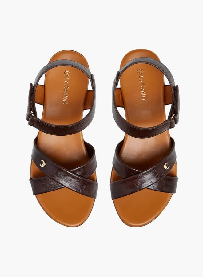 لو كونفورت صنادل بحزام متقاطع مع إغلاق بخطاف وحلقة