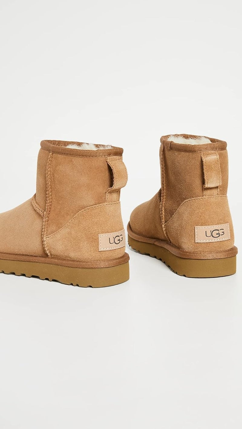 UGG حذاء شتوي كلاسيكي ميني II للنساء من UGG - كستنائي - Image 4