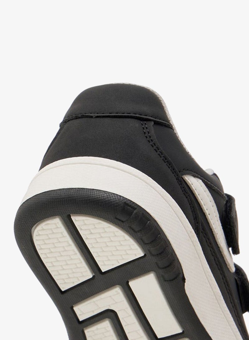 جونيورز سنيكرز أولاد بنعل خارجي بنقوش مع إغلاق بشريط لاصق - Image 5