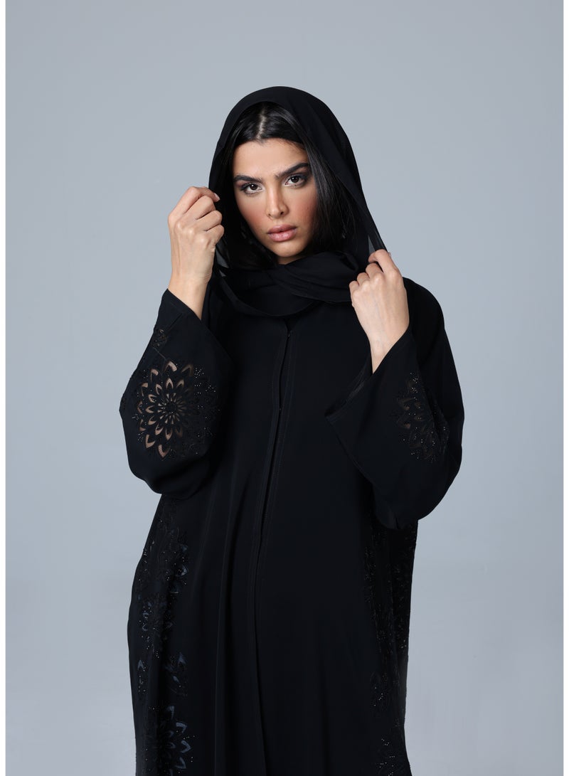 اكسا عباية تصميم زهور مخرمة انيقة - Image 2