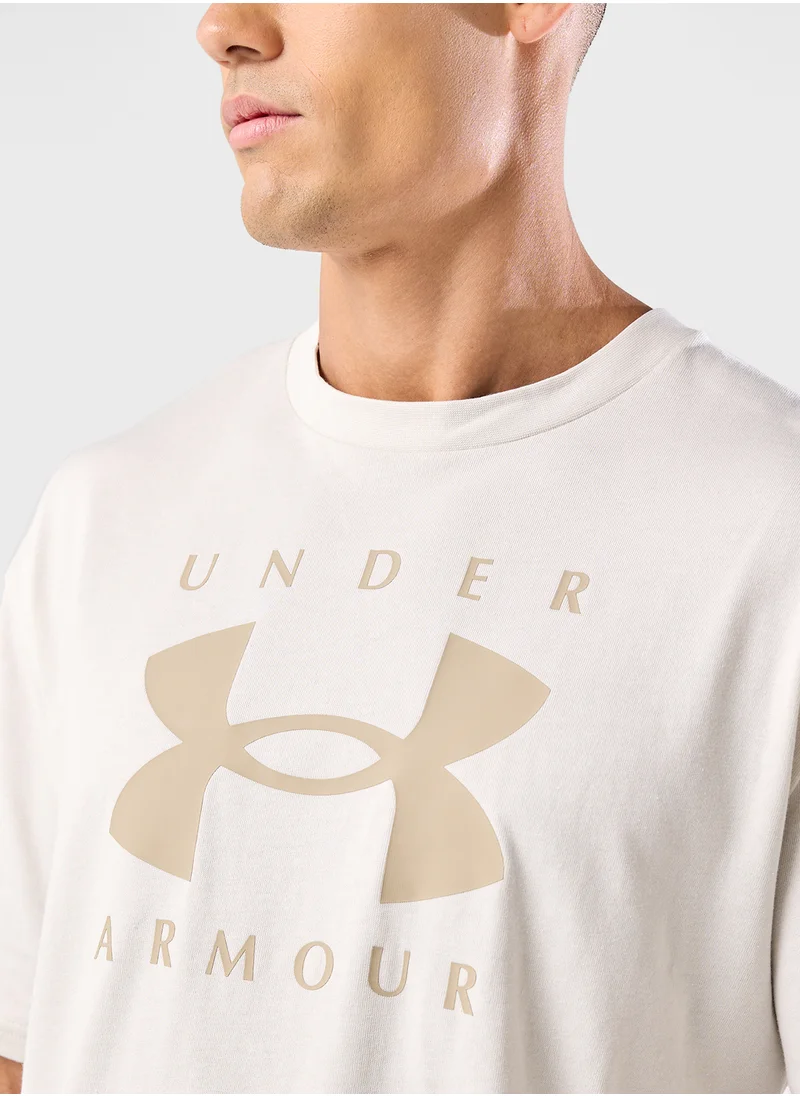UNDER ARMOUR Oversized Logo T-Shirt