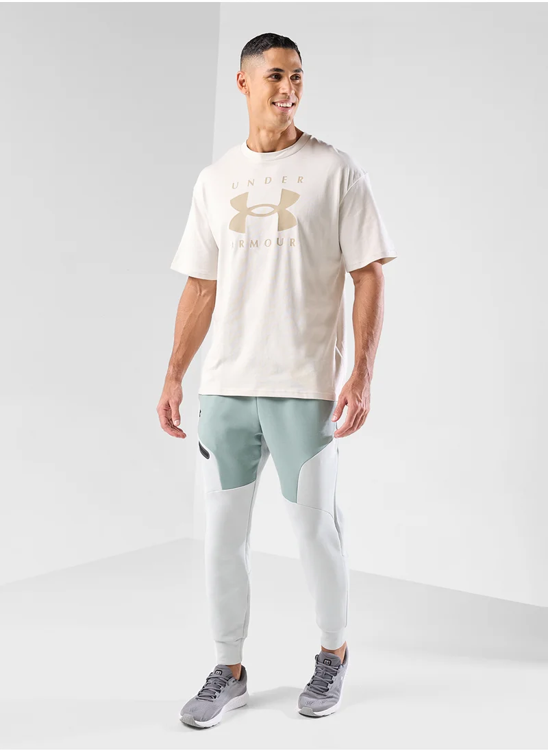 UNDER ARMOUR Oversized Logo T-Shirt