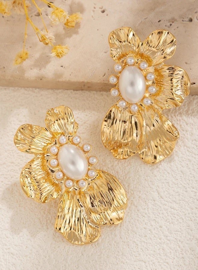 أقراط لؤلؤ على شكل زهرة للنساء مع دبابيس من فضة 925 مضادة للحساسية، مجوهرات خفيفة وأنيقة للارتداء اليومي واللحظات الخاصة، هدية مثالية للسيدات - Image 2