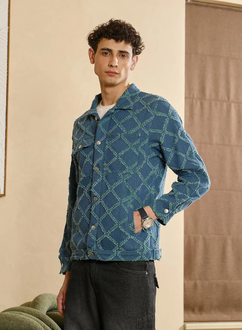Campus Sutra Men's Geometric-Jacquard Denim Jacket | Spread Collar , Long Cuffed Sleeves , Button Closure , Straight Hem | Geometric Woven Jacquard For Casual & Daily | Indigo Blue