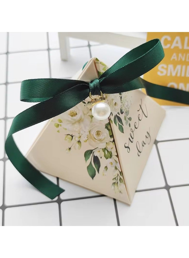 Set of 10 Elegant Pyramid-Shaped Favors – A Touch of Elegance for Your Events!