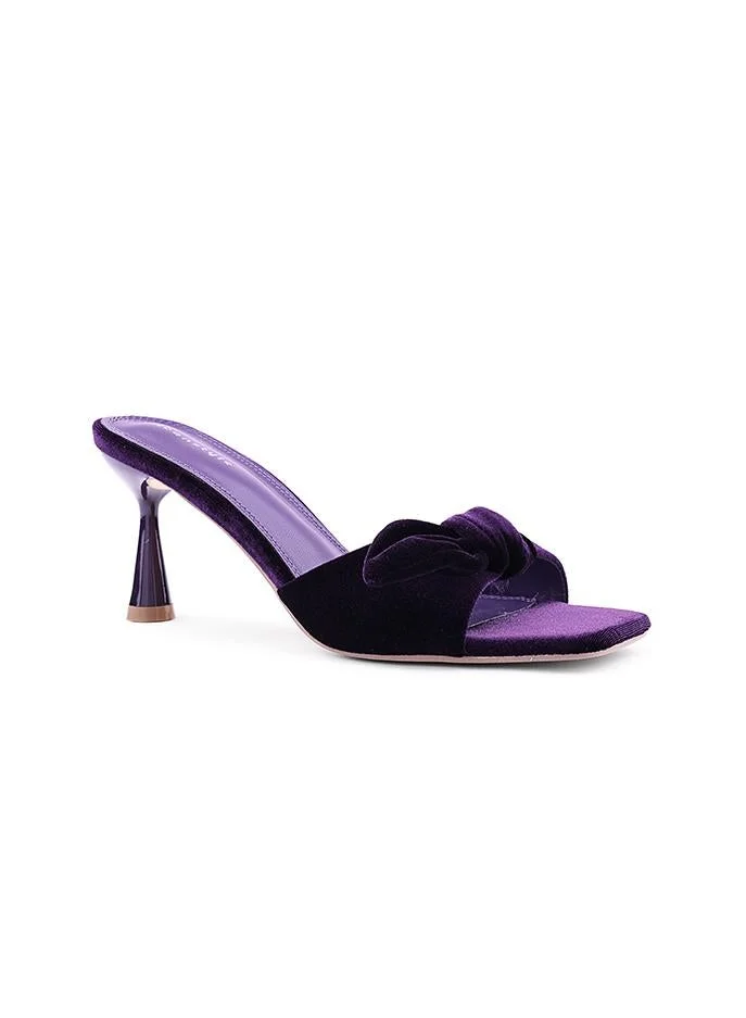 IconStyle Metallic Heel Slipper heel slipper with elegant design.