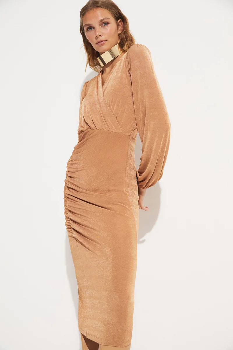 جون Ruched Knit Dress