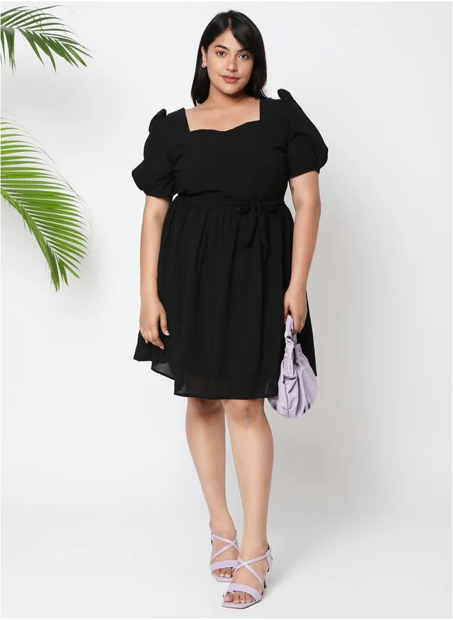 ميش Solid Fit & Flare Sweetheart Neck Dress with Self-Tie Detail